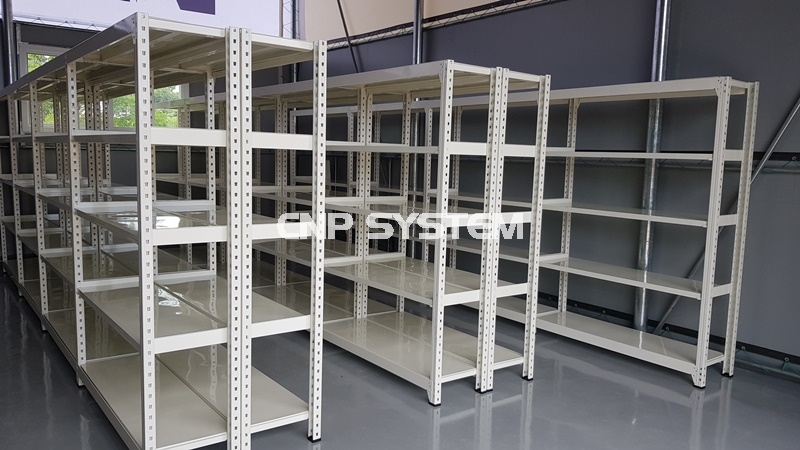중량랙의 경우 적재화물의 하중 300kg까지 적재 가능하며, 맞춤제작 가능합니다.
또한 다양한 화물의 적재가 가능합니다.